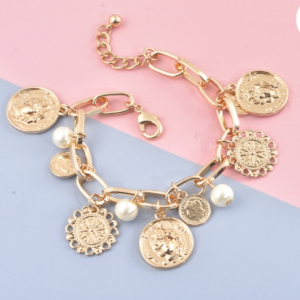 Coin Charm Bracelet w/White Glass Pearl. Brand new w/velvet gift bag or box